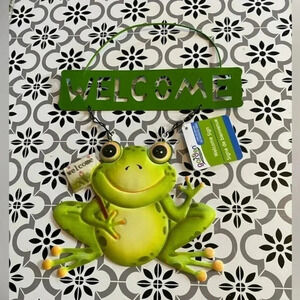 Garden Collection Frog Welcome Sign